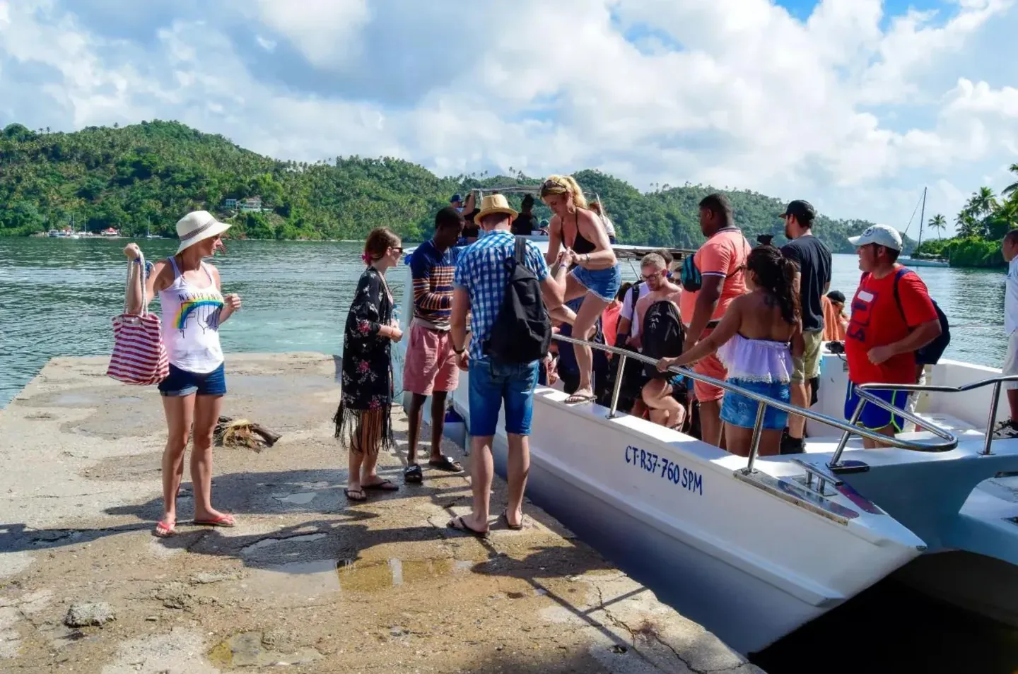 Samaná Tour: El Limón & Cayo Levantado · 4